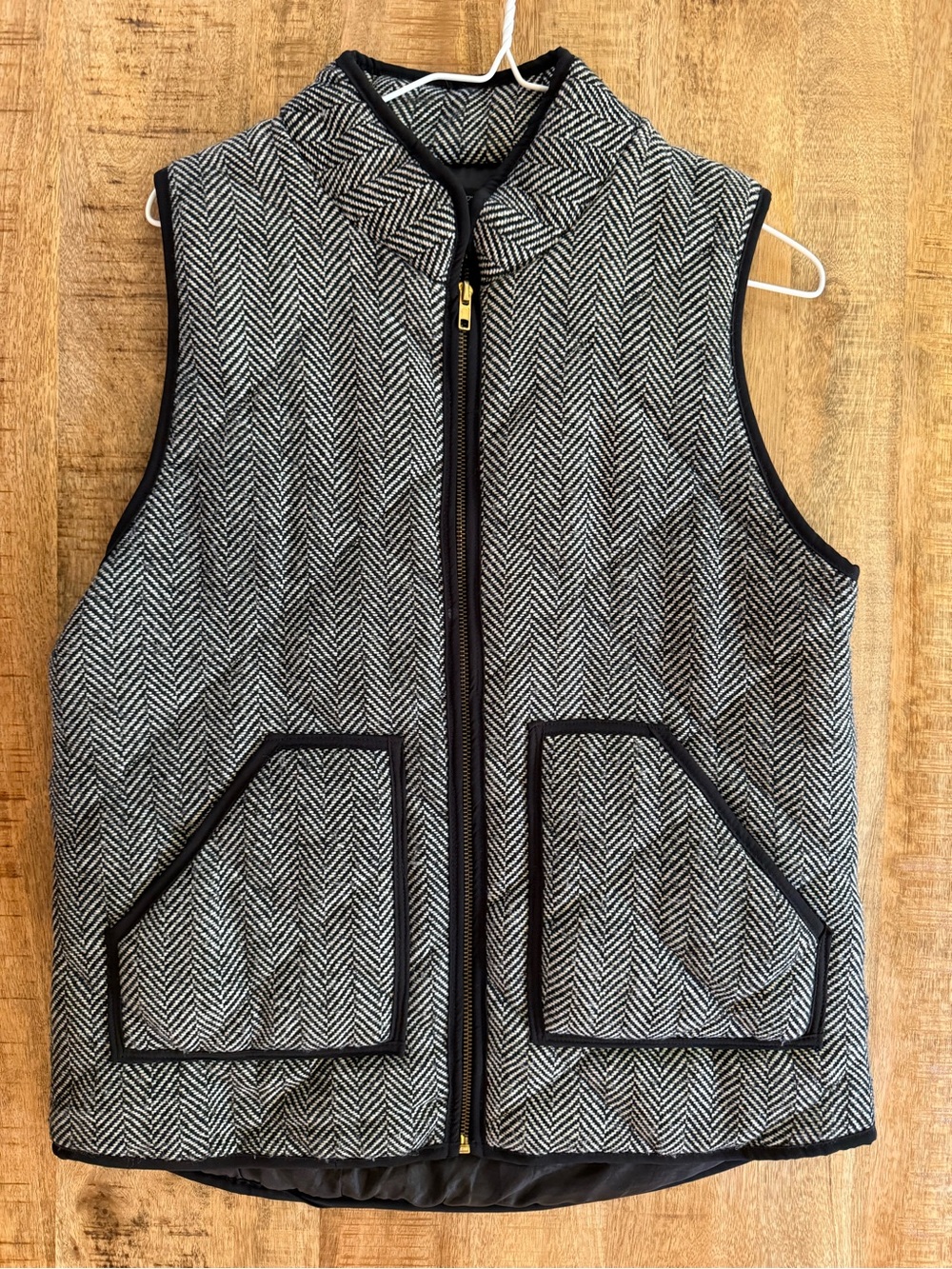 MEROKEETY Black White Herringbone Zip Front Vest Gold Tone Zipper Pockets